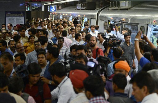 Delhi Metro: 91 per cent pickpockets held by CISF are women Delhi Metro: 91 per cent pickpockets held by CISF are women