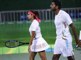 Final's  hopes dashed, Sania-Bopanna to fight  for bronze Final's  hopes dashed, Sania-Bopanna to fight  for bronze