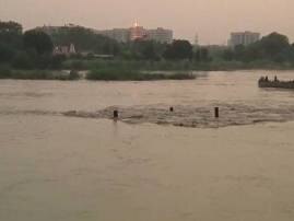 Delhi: Yamuna near danger mark after Haryana barrage releases water Delhi: Yamuna near danger mark after Haryana barrage releases water