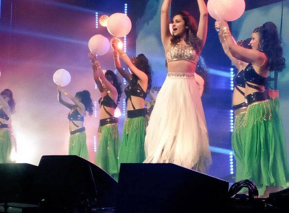 Parineeti Chopra rocked the show as she danced on various bollywood songs!
