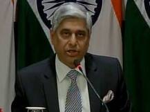 Kashmir violence: India snubs Pakistan's 'absurd' aid proposal