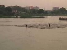 Yamuna receding; old bridge shut, 15 trains cancelled