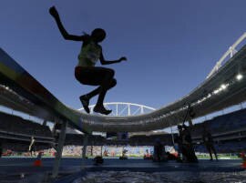 Rio Olympics: Ethiopian athlete runs with one shoe and still qualifies for final Rio Olympics: Ethiopian athlete runs with one shoe and still qualifies for final