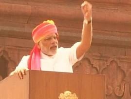 PM Modi thanks all parties, says 'GST will strengthen economy' PM Modi thanks all parties, says 'GST will strengthen economy'
