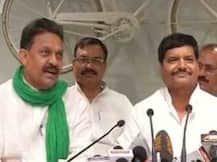 Mulayam backs Shivpal, gives green signal to merger with QED: Sources