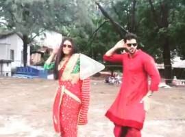 WATCH: Vivek Dahiya , Mona Singh take up 'Beat Pe Booty' challenge and nailed it! WATCH: Vivek Dahiya , Mona Singh take up 'Beat Pe Booty' challenge and nailed it!