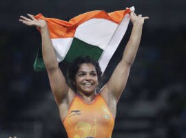 Crores of rupees, government job awaits Rio Olympic bronze medallist Sakshi Malik