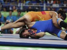 'Double leg attack' Sakshi Malik's strongest point: Childhood coach Ishwar Dahiya