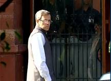 Omar-led J & K Opposition delegation calls on Modi over Kashmir unrest, appeals