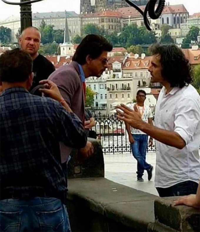 LEAKED PHOTO: Shah Rukh Khan on the sets of Imtiaz Ali's film in Prague