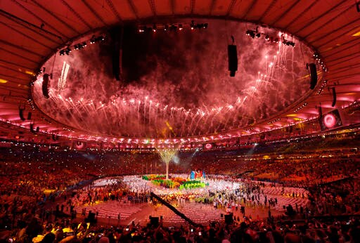 Rio bids emotional send-off to Olympics with stunning musical extravaganza  Rio bids emotional send-off to Olympics with stunning musical extravaganza 