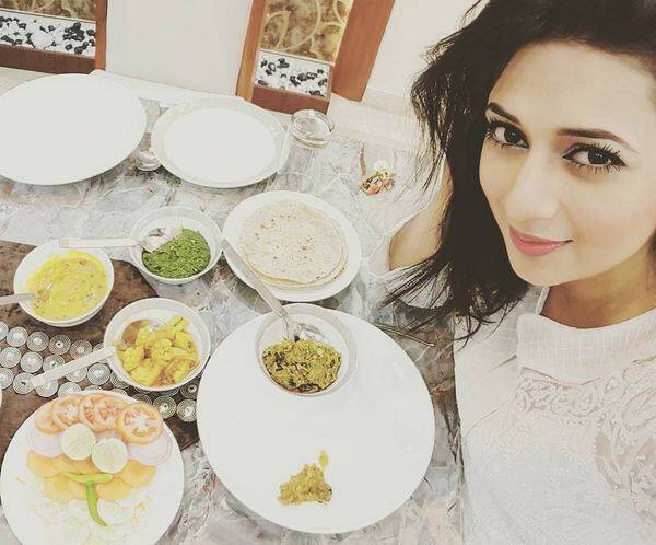 Divyanka Tripathi Dahiya was seen diggin on some Rajasthani food!