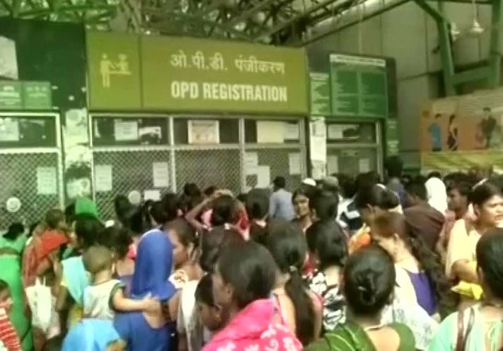 Gurgaon: Girl dies while waiting in queue at Civil hospital Gurgaon: Girl dies while waiting in queue at Civil hospital