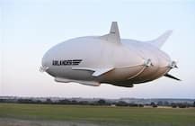 Airlander 10: World's largest aircraft crashes in Bedfordshire