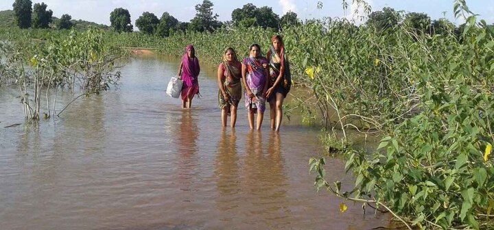 Madhya Pradesh: Days after CM gets 'lift' from cops, woman in labor pain walks down 6kms Madhya Pradesh: Days after CM gets 'lift' from cops, woman in labor pain walks down 6kms