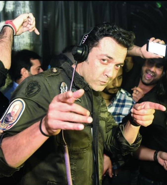 UMM: DJ Bobby Deol played 'Gupt' songs at a Delhi club; angry crowd wants its money back! UMM: DJ Bobby Deol played 'Gupt' songs at a Delhi club; angry crowd wants its money back!