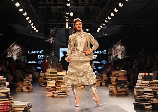 Jacqueline Fernandez turns elegant showstopper for Rajesh Pratap Singh Jacqueline Fernandez turns elegant showstopper for Rajesh Pratap Singh