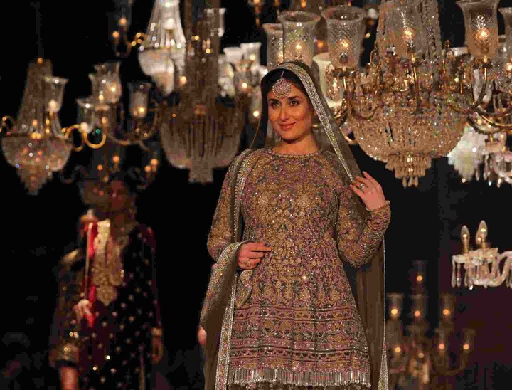 When Kareena got 'emotional' while walking LFW runway When Kareena got 'emotional' while walking LFW runway