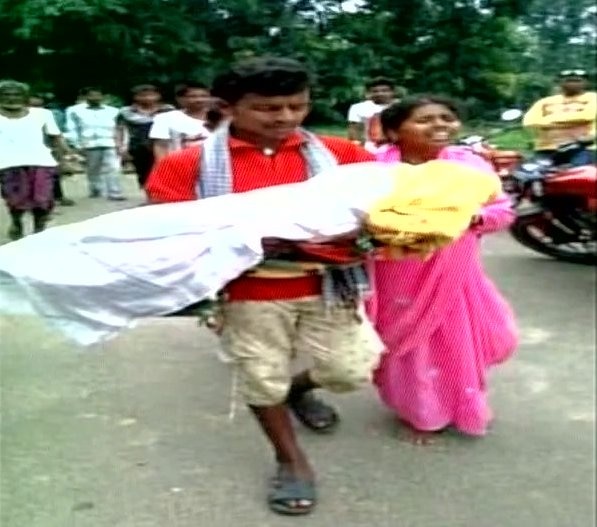 Odisha: Shocking apathy of ambulance driver, drops dead body of child patient on learning of his death Odisha: Shocking apathy of ambulance driver, drops dead body of child patient on learning of his death