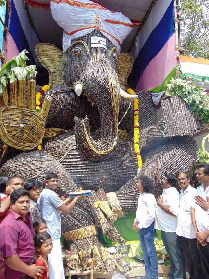 'Bappa Morya', shout B-Town celebs 'Bappa Morya', shout B-Town celebs