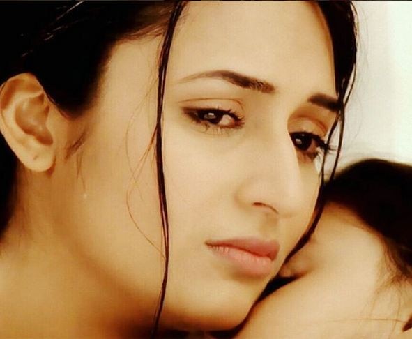 Divyanka Tripathi is upset these days and here is WHY! Divyanka Tripathi is upset these days and here is WHY!
