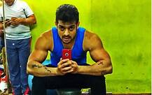 Karan Patel shows tantrum and stops YEH HAI MOHABBATEIN shoot!