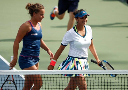 US Open 2016: Sania Mirza reaches women's doubles quarters US Open 2016: Sania Mirza reaches women's doubles quarters
