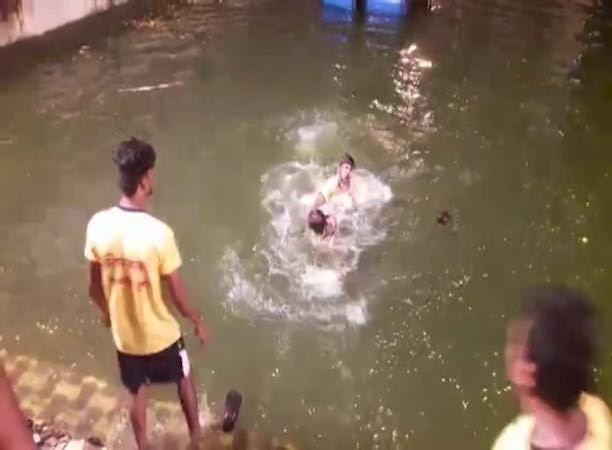 4 youths try to drown cop during Ganesh festival 4 youths try to drown cop during Ganesh festival