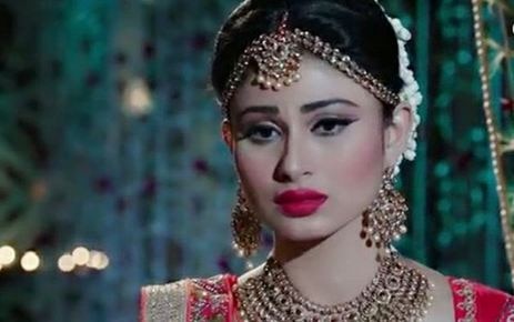 Mouni Roy in NAAGIN 2, but with a TWIST! Mouni Roy in NAAGIN 2, but with a TWIST!