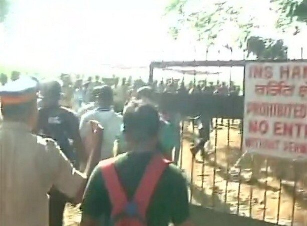 Mumbai: Stampede at Navy exam centre, several feared injured Mumbai: Stampede at Navy exam centre, several feared injured