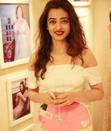 TRENDING: Actress Radhika Apte & Her Dance Tribute To Singing Legend Asha Bhosle