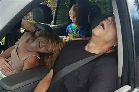 Police release photo of 4-yr-old boy in a car after his parents die due to overdose of drugs