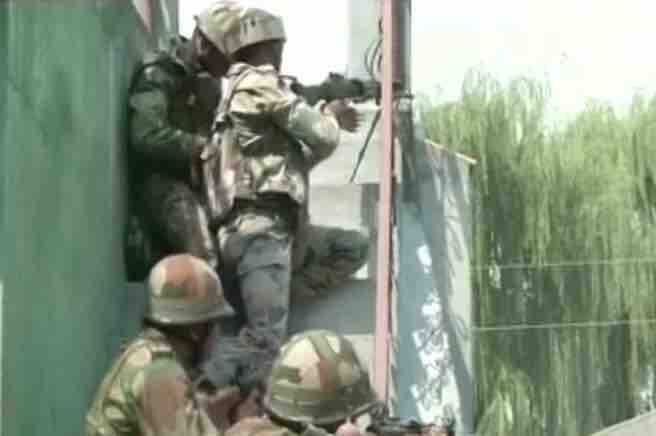 Gunfight erupts again in J&K Gunfight erupts again in J&K