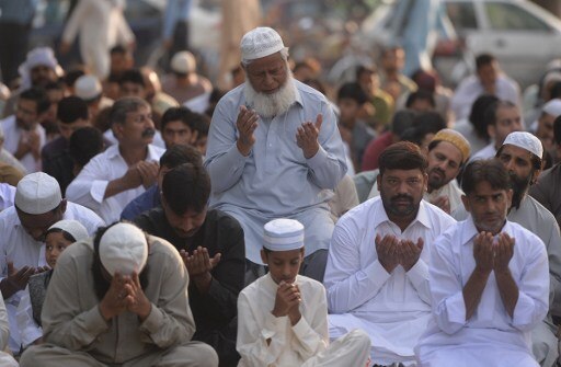 Pakistan: 11 injured in blast during Eid prayers in Sindh Pakistan: 11 injured in blast during Eid prayers in Sindh