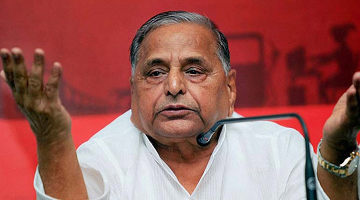 Mulayam Singh Yadav showers praise on Prajapati Mulayam Singh Yadav showers praise on Prajapati