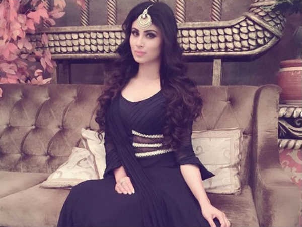 WATCH VIDEO: Mouni Roy sizzles in her first ever Bollywood item number! WATCH VIDEO: Mouni Roy sizzles in her first ever Bollywood item number!