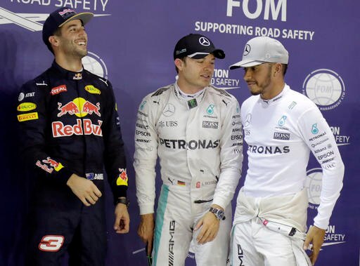 F1: Nico Rosberg takes Singapore GP pole, Lewis Hamilton third F1: Nico Rosberg takes Singapore GP pole, Lewis Hamilton third