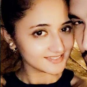 WHAATT! Rashmi Desai is DATING this 10-years younger actor? WHAATT! Rashmi Desai is DATING this 10-years younger actor?