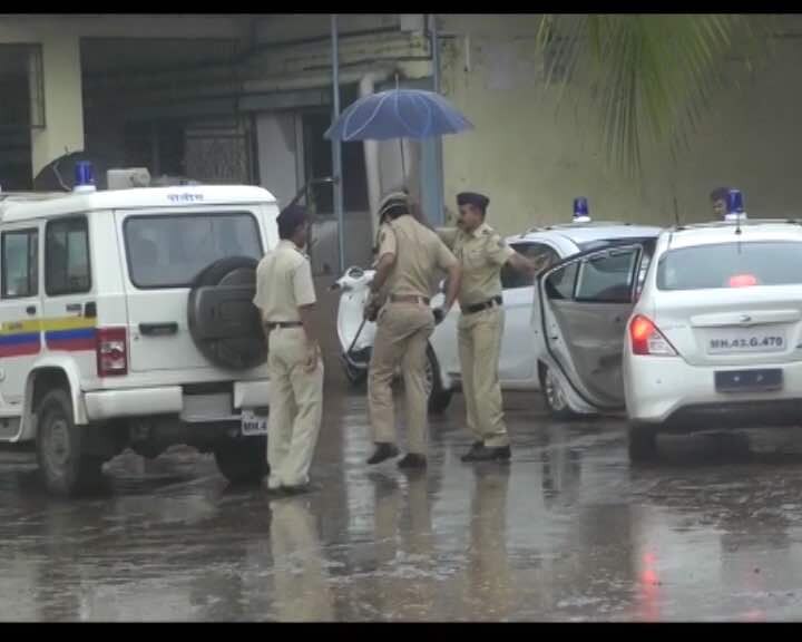 Mumbai: Navy on high alert after school children claim of seeing a group men carrying weapons near the Navy base Mumbai: Navy on high alert after school children claim of seeing a group men carrying weapons near the Navy base