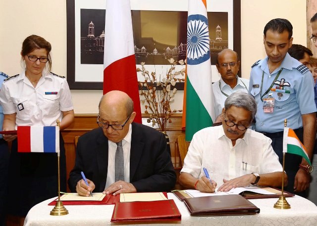 India signs deal with France to buy 36 Rafale jets India signs deal with France to buy 36 Rafale jets