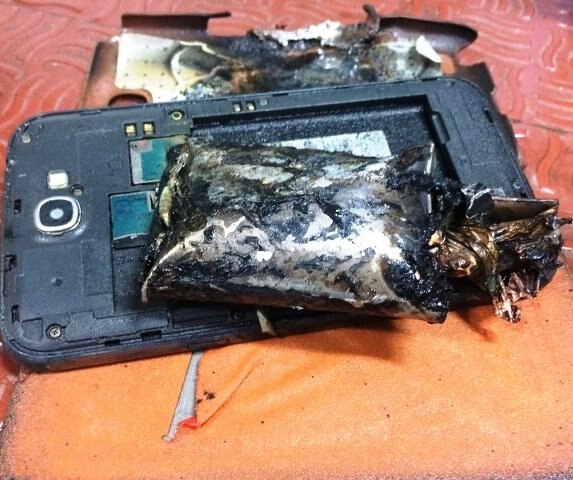 Chennai: Samsung Note 2 smartphone catches fire in an Indigo flight Chennai: Samsung Note 2 smartphone catches fire in an Indigo flight