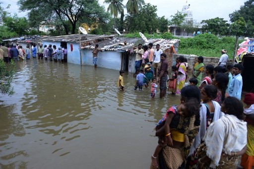 Rain kills 9 in Andhra; Hyderabad on edge, Mumbai reels too Rain kills 9 in Andhra; Hyderabad on edge, Mumbai reels too