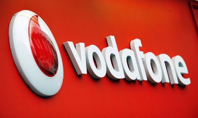 Vodafone announces free national roaming beginning Diwali to counter Reliance Jio threat Vodafone announces free national roaming beginning Diwali to counter Reliance Jio threat
