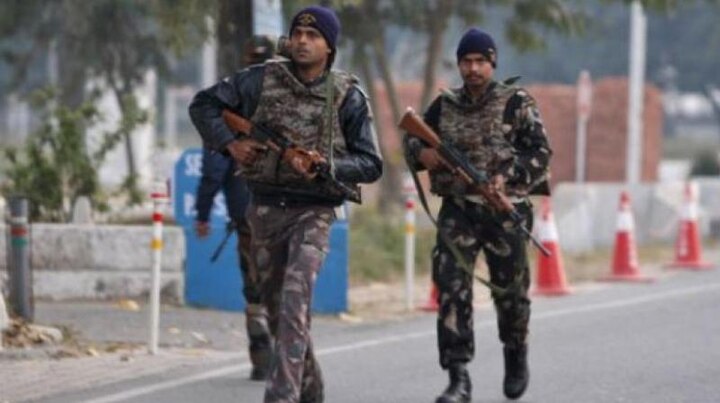 Pathankot Update: City on red alert after locals spot armed men Pathankot Update: City on red alert after locals spot armed men