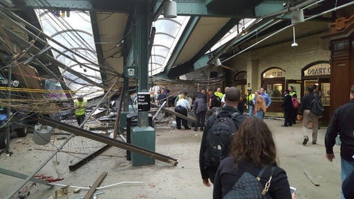 New Jersey: 1 killed & more than 100 injured in commuter train crash