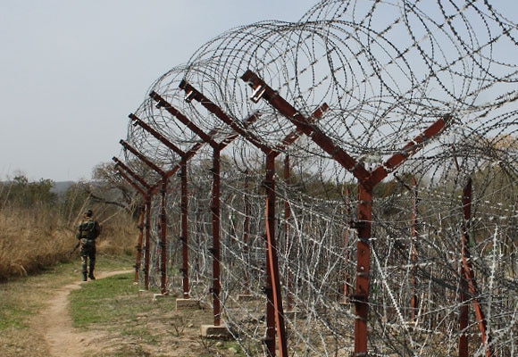 12-year-old Pakistani intruder apprehended by Army near LoC 12-year-old Pakistani intruder apprehended by Army near LoC