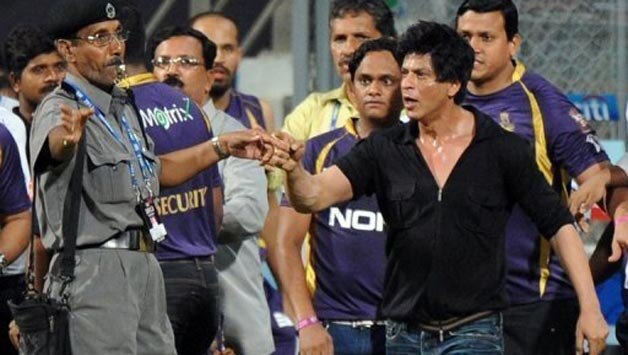 Shahrukh Khan handed clean chit in Wankhede brawl Shahrukh Khan handed clean chit in Wankhede brawl