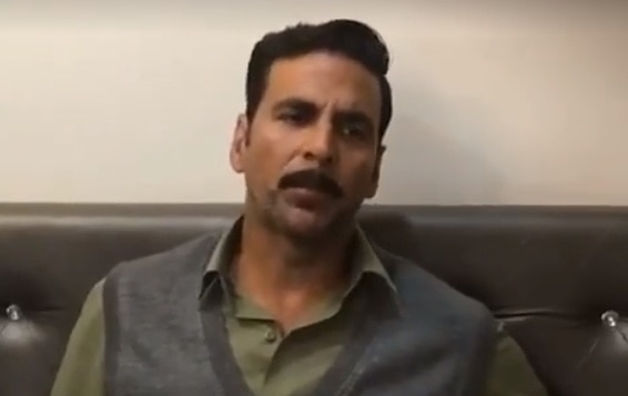 Akshay urges people to think about army, not ban on artistes Akshay urges people to think about army, not ban on artistes