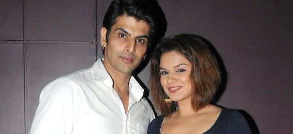 Aashka Goradia speaks over her break-up with Rohit Bakshi Aashka Goradia speaks over her break-up with Rohit Bakshi