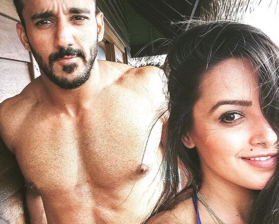 Anita Hassanandani-Rohit Reddy Celebrate Their ANNIVERSARY In Most ROMANTIC Way Anita Hassanandani-Rohit Reddy Celebrate Their ANNIVERSARY In Most ROMANTIC Way